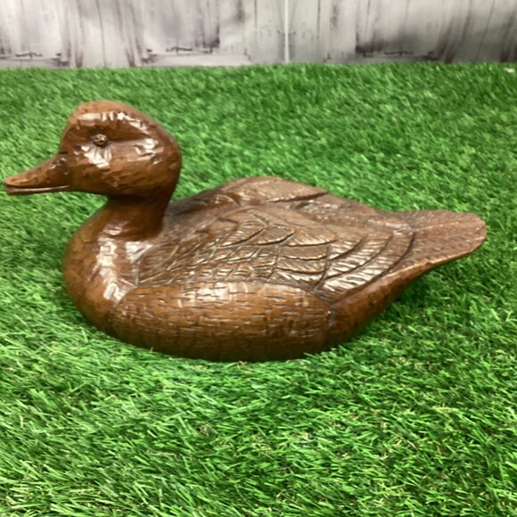 Red Mill Carved Wooden Duck - Picture 5 of 11